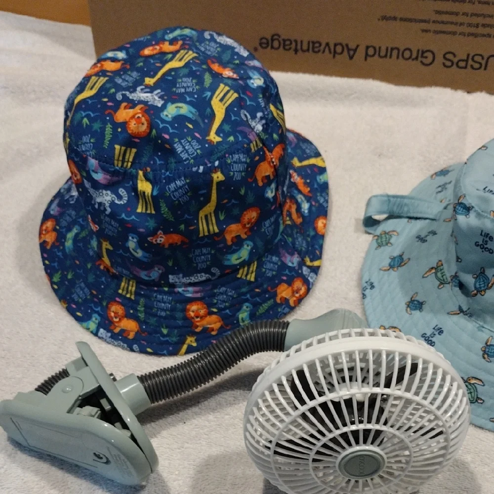 2 For 8 Sale Kids, Personal Fan With A Set Of 2 Stylish And Fun Blue Bucket Hats - Picture 3 of 4